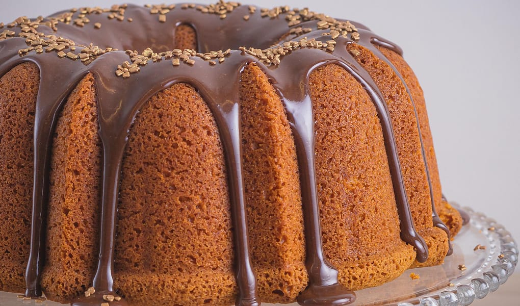Bolo de Cenoura Grande Fofinho com Cobertura de Chocolate