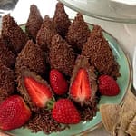 Coxinha de brigadeiro com morango Coxinha de brigadeiro com morango