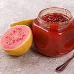Geleia de Goiaba: O Sabor Autêntico da Tradição Brasileira! Geleia de Goiaba