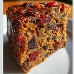Bolo de Natal Clássico com Frutas Secas e Cobertura de Caramelo Bolo de Natal Clássico com Frutas Secas e Cobertura de Caramelo