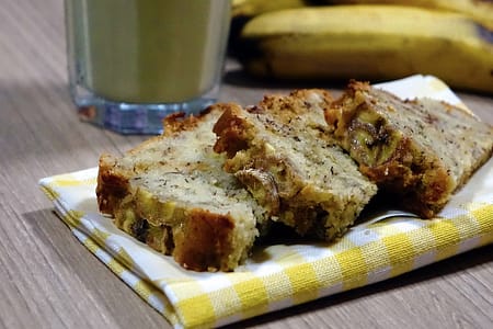 Bolo de banana sem açúcar e sem lactose Bolo de banana sem açúcar e sem lactose