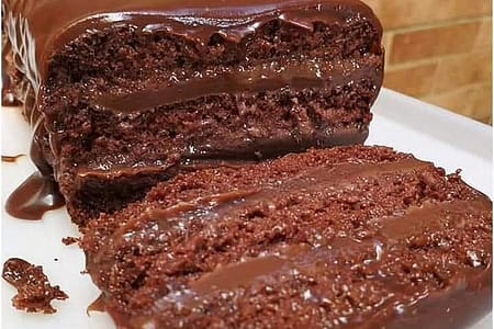 BOLO DE CHOCOLATE RECHEADO