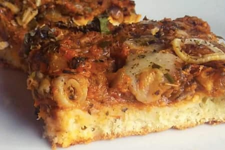 Pizza de Sardinha de Liquidificador: Sabor Prático e Irresistível! Pizza de Sardinha de Liquidificador