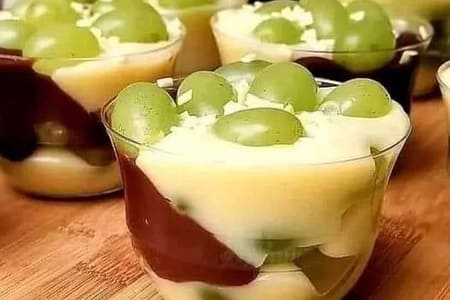 Bombom de Uva e Chocolate: Uma Delícia Irresistível para Surpreender FB IMG 1707323133259