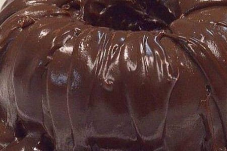 Bolo Trufado de Chocolate: Uma Explosão de Sabor e Textura! Bolo Trufado de Chocolate