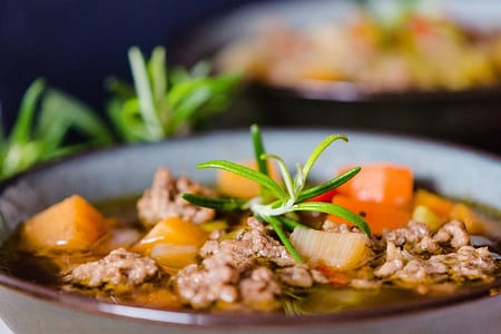 Sopas e caldos - Receitas rápidas e fáceis soup, minced meat soup, minced, vegetables, home cooking, soup food, food, meal