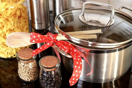O Guia Completo de como limpar panela queimada - Limpeza Interna e Externa! pot, kitchen, cook, wooden spoon, prepare, meal, ingredients, preparation, pot, kitchen, kitchen, kitchen, kitchen, kitchen