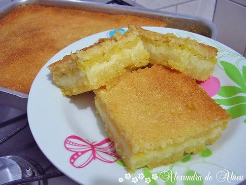 Bolo de Fubá Cremoso de Liquidificador: Aquele Bolo Mágico que Parece Pudim bolo de fubá cremoso de liquidificador