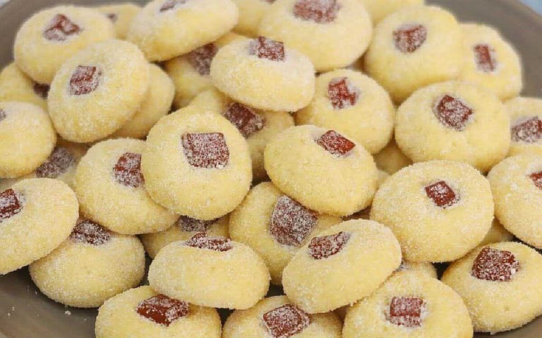 Biscoito amanteigado com goiabada que derrete na boca Biscoito Amanteigado Com Goiabada Que Derrete Na Boca E Nao Da Para Comer Um So Veja A Receita