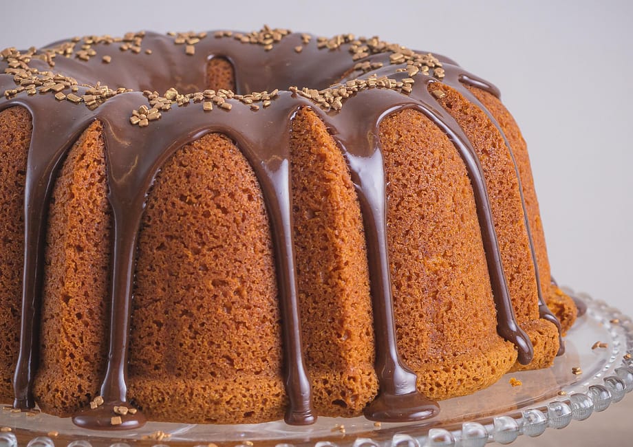 Bolo de Cenoura Grande Fofinho com Cobertura de Chocolate
